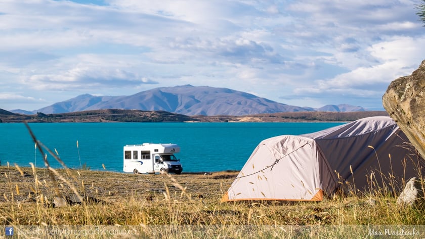 Nowa Zelandia, nocleg w namiocie nad jeziorem Pukaki